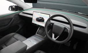 Tesla Model Y PREMIUM LONG RANGE AWD GROK AI Rear Screen Heated & Vented Seats 1 Owner VQ 2