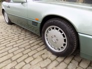 Mercedes-Benz SL Series 500SL-32 59