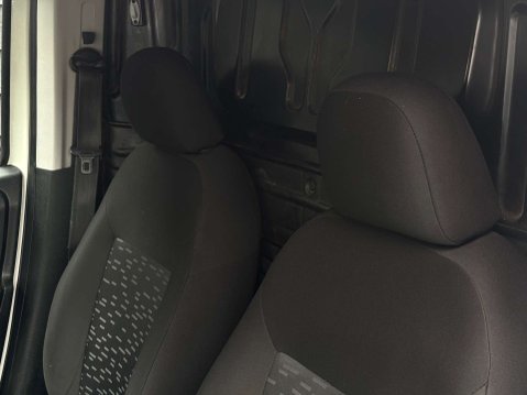 Vauxhall Combo 1.2 Combo 2000 CDTi 27