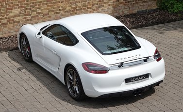 Porsche Cayman GTS 18