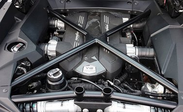 Lamborghini Aventador LP 700-4 6