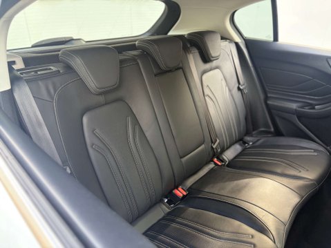 Ford Focus 1.0 Focus Vignale Auto 5dr 12
