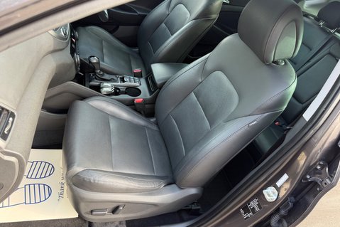 Hyundai TUCSON CRDI PREMIUM SE - 2 OWNERS - 10 HYUNDAI SERVICES  26