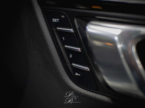 Porsche Macan 3.0 Macan S D Semi-Auto 4WD 5dr 36