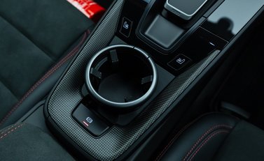 Porsche 911 Carrera 4 GTS (992) 26