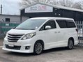 Toyota Alphard GOLDEN EYES II V6 3