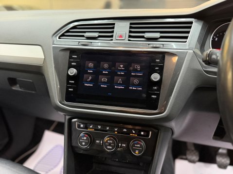 Volkswagen Tiguan 2.0 TDI SE Navigation 4Motion Euro 6 (s/s) 5dr 51