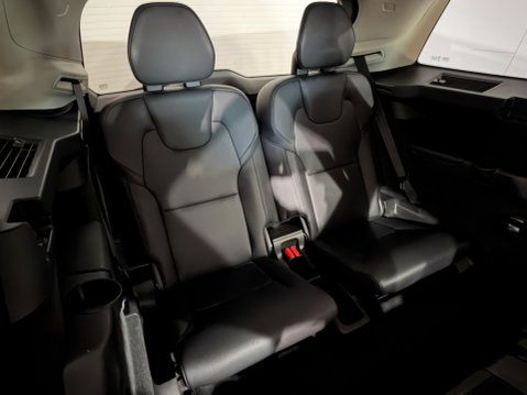 Volvo XC90 D5 POWERPULSE MOMENTUM AWD 23