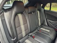 Mercedes-Benz CLA Class 2.1 CLA 220 WhiteArt D Auto 5dr 33