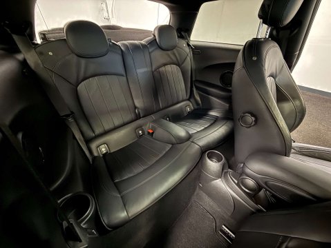 Mini Hatch 2.0 John Cooper Works 3dr 26