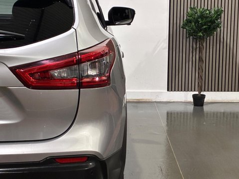 Nissan Qashqai 1.5 dCi N-Connecta Euro 6 (s/s) 5dr 22