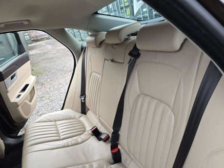 Jaguar XF 2.0d Portfolio Saloon 4dr Diesel Auto Euro 6 (s/s) (180 ps) 20