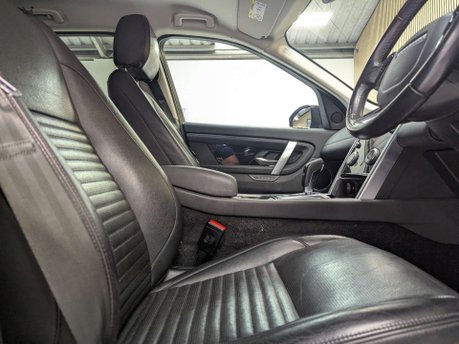 Land Rover Discovery Sport 2.0 Discovery Sport SE D Auto 4WD 5dr 30