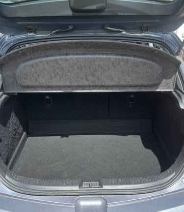 Mazda 3 TS..LOTS OF HISTORY.. 14 SERVICES.. LAST OWNER 11 YEARS.. BLUETOOTH 3