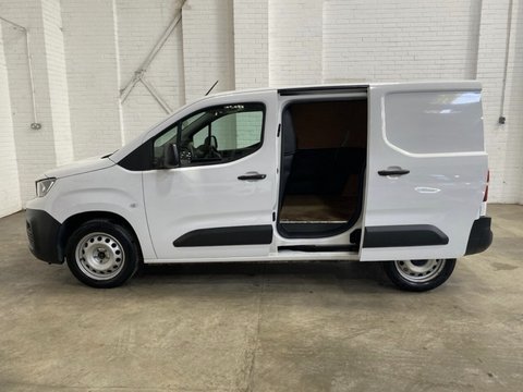 Peugeot Partner BLUEHDI PROFESSIONAL PREMIUM PLUS L1 11
