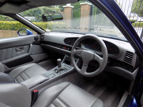 Porsche 968 COUPE 48