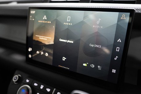 Land Rover Defender 2.0 P400e 15.4kWh X-Dynamic HSE SUV 5dr Petrol Plug-in Hybrid Auto 4WD Euro 14
