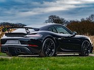 Porsche 718 CAYMAN GT4 PDK 4