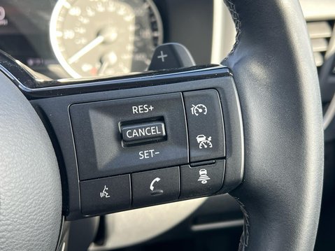 Nissan Qashqai DIG-T ACENTA PREMIUM DCT MHEV 34