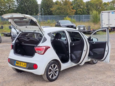 Hyundai i10 1.2 Premium SE Hatchback 5dr Petrol Auto Euro 6 (87 ps) 31