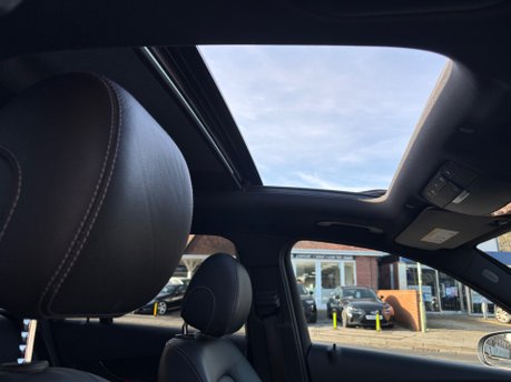 Mercedes-Benz GLC GLC300 MHEV 2.0 AMG Line (Premium Plus) 5dr Petrol 4MATIC Euro 6 (272ps) 4