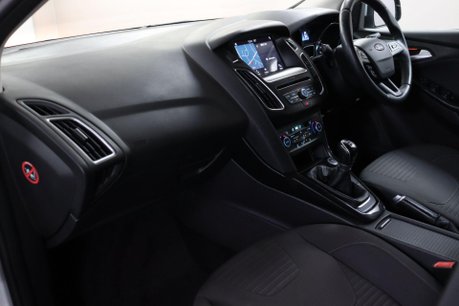 Ford Focus TITANIUM 34
