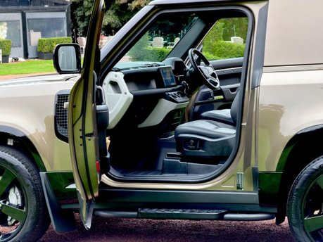 Land Rover Defender HARD TOP X-DYNAMIC HSE 8