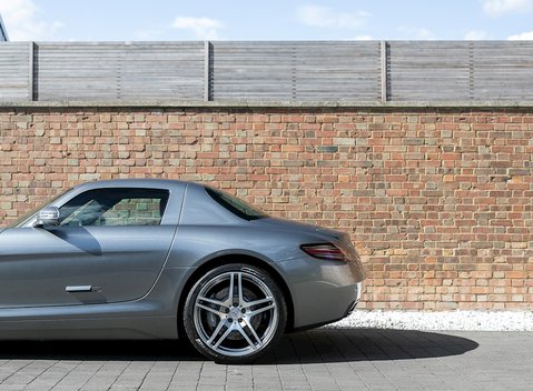 Mercedes-Benz SLS AMG 25