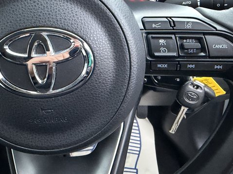 Toyota Yaris 1.5 Hybrid Icon 5dr CVT 30