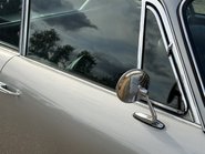 Aston Martin DB6 MANUAL 40