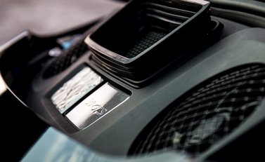 Porsche 911 Targa 4 GTS (991.2) 6