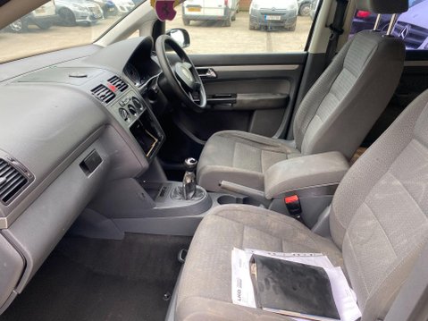 Volkswagen Touran 2.0 TDI SE 5dr (7 Seats) 24