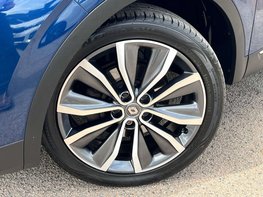 Renault Kadjar 1.5 Kadjar Iconic Blue dCi Auto 5dr 3