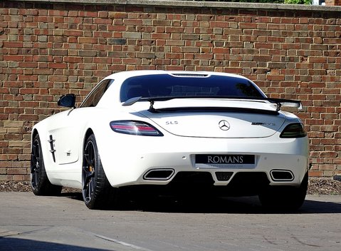 Mercedes-Benz SLS AMG GT Final Edition 9
