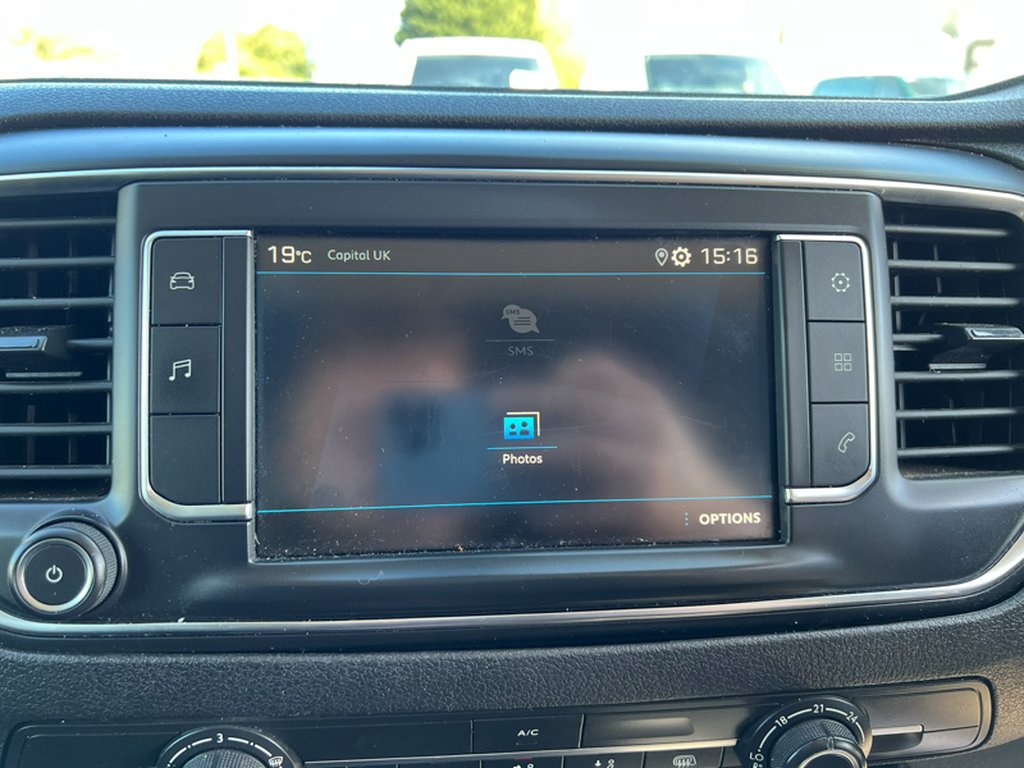 2022 Peugeot ExpertMWB L2H1 Low Roof Premium Air Con Sensors EURO 6 NO VAT — thumbnail 39 of 51