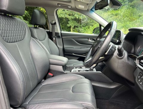 Hyundai SANTA FE 2.2 Santa Fe Premium SE CRDi Auto 4WD 5dr 19
