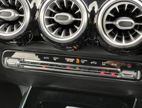 Mercedes-Benz GLB 2.0 GLB220d AMG Line (Premium) SUV 5dr Diesel 8G-DCT 4MATIC Euro 6 (190 ps) 40
