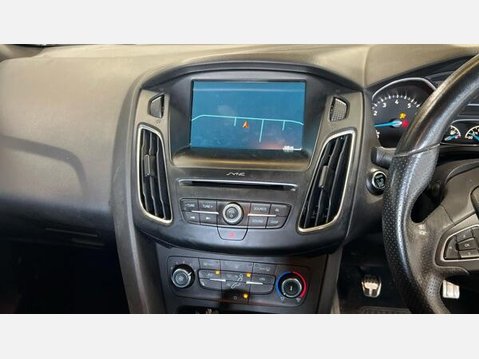 Ford Focus 1.0T EcoBoost ST-Line Euro 6 (s/s) 5dr 8