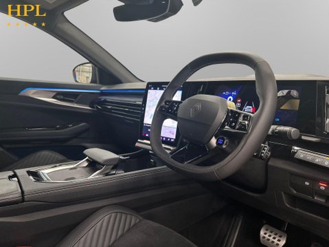 Renault Rafale 1.2 E-TECH 22kWh techno esprit Alpine SUV 5dr Petrol Plug-in Hybrid Auto 4W 12
