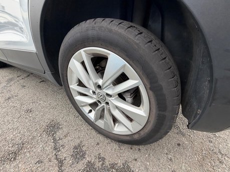 Volkswagen T-Cross SE TSI 9