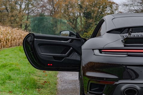 Porsche 911 Turbo S PDK Coupe 7