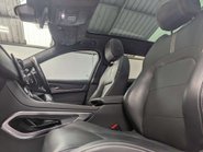 Jaguar F-Pace 2.0 F-PACE R-Dynamic HSE D MHEV AWD Auto 4WD 5dr 37