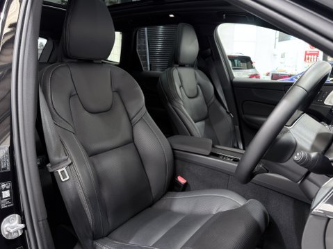 Volvo XC60 B5 ULTRA BLACK EDITION AWD 49