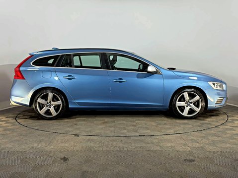 Volvo V60 D3 R-DESIGN NAV 2.0 MANUAL 5