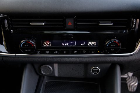 Nissan Qashqai DIG-T N-CONNECTA MHEV 36