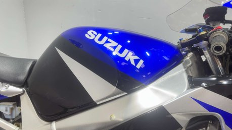 Suzuki GSX-R GIXXER 600 2003 K3 RUNNING SPORTS BIKE TRACK PROJECT 600CC 30