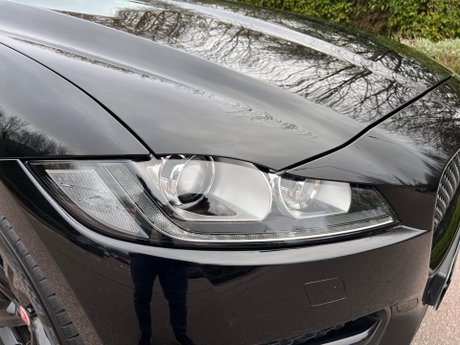 Jaguar F-Pace 2.0 D180 R-Sport Auto AWD Euro 6 (s/s) 5dr 51