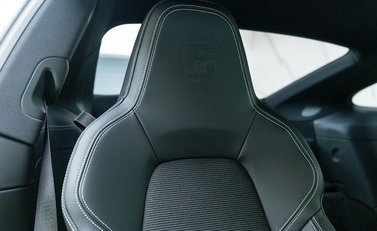 Porsche 911 (992) GT3 Touring 11