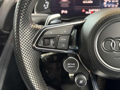 Audi R8 5.2 FSI V10 Performance Coupe 2dr Petrol S Tronic quattro Euro 6 (s/s) (620 30