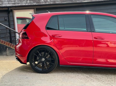 Volkswagen Golf 2.0 TSI BlueMotion Tech R Hatchback 5dr Petrol DSG 4Motion Euro 6 (s/s) (31 17